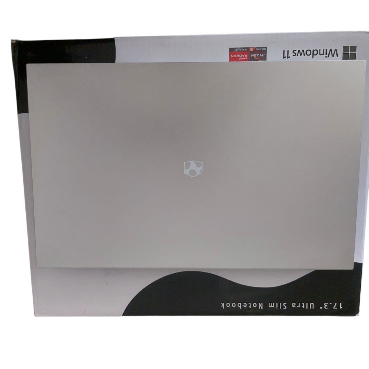Detalle 3 de Laptop GATEWAY 17.3" RYZEN 5/8 GB RAM/256 GB
